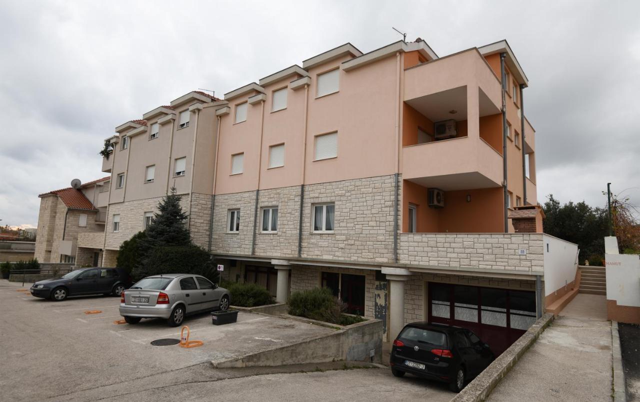 Apartments Mamut Trogir Kültér fotó
