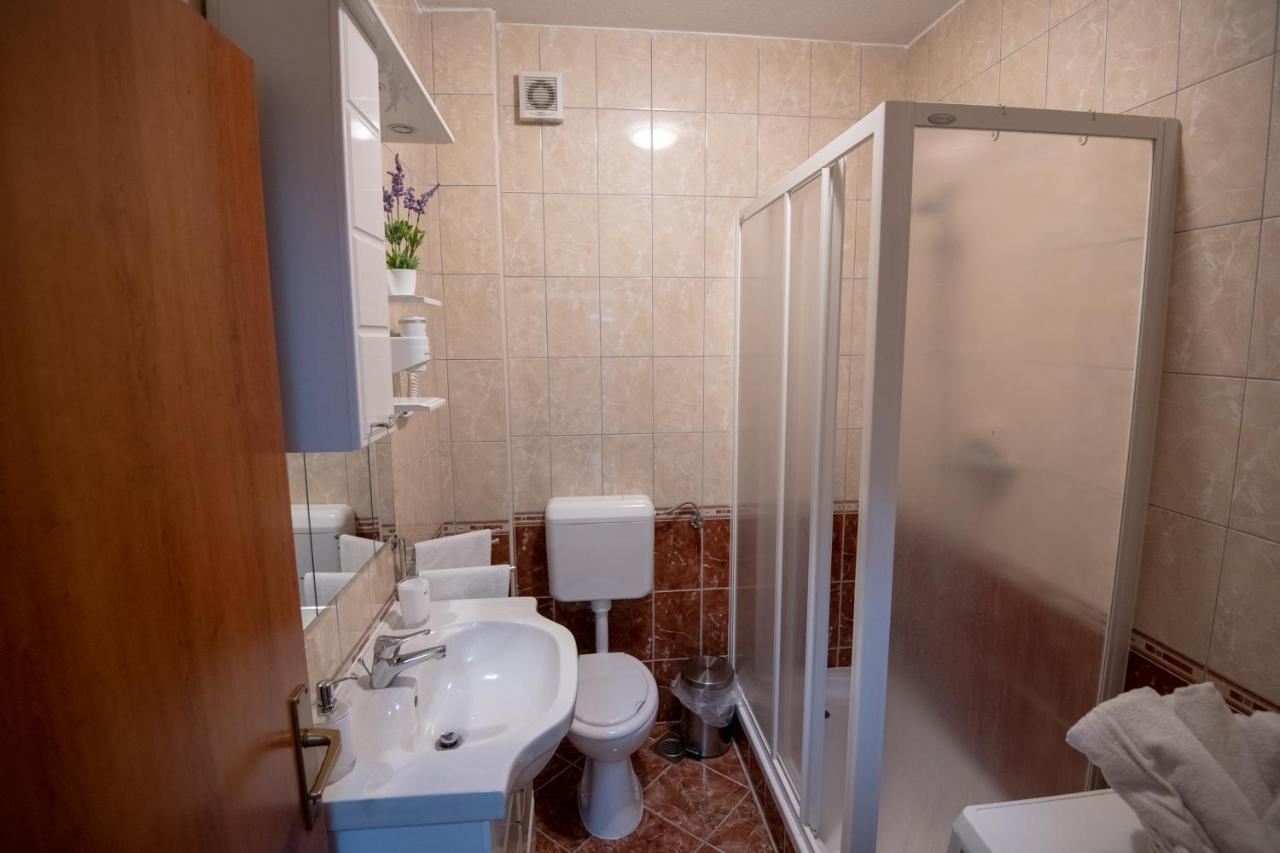 Apartments Mamut Trogir Kültér fotó