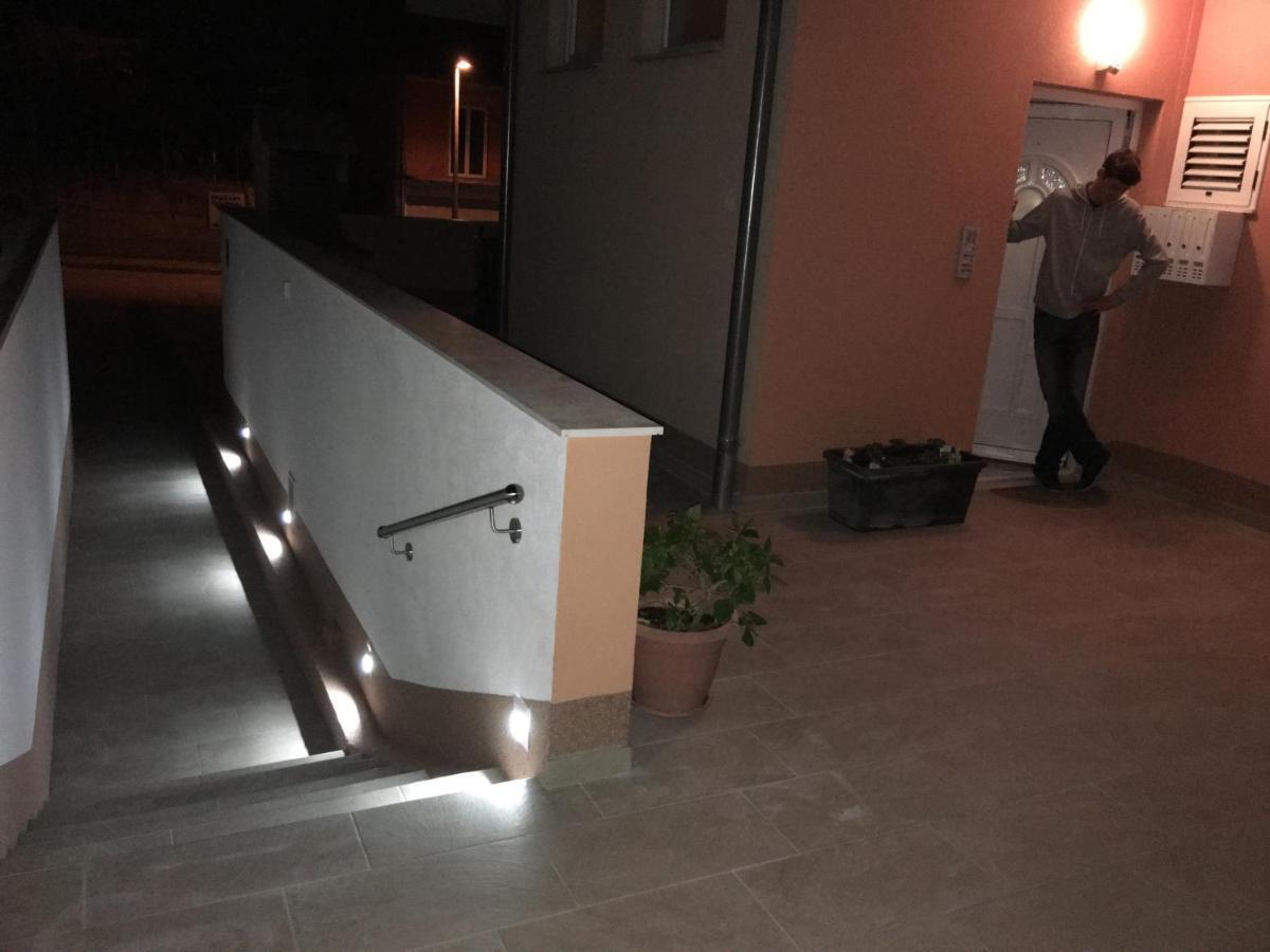 Apartments Mamut Trogir Kültér fotó