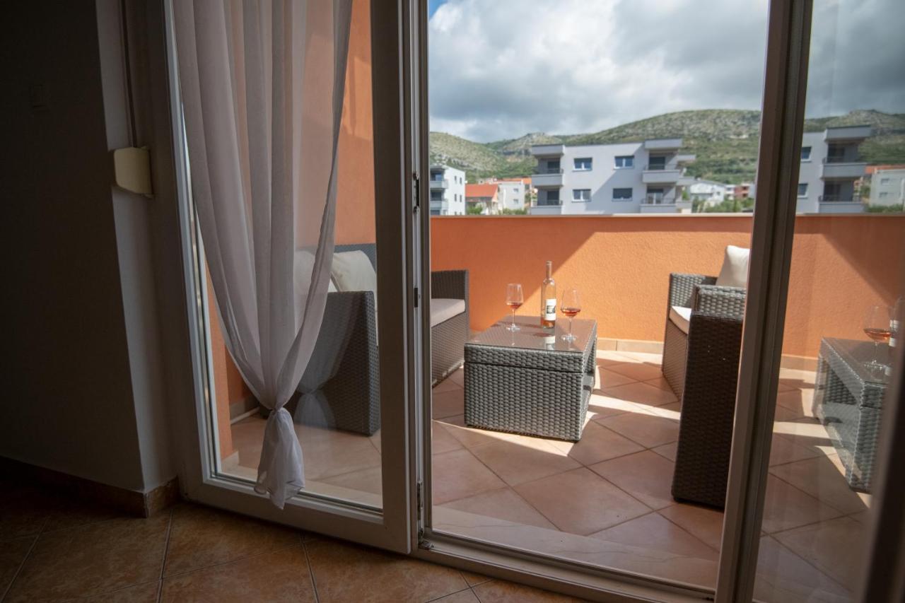 Apartments Mamut Trogir Kültér fotó