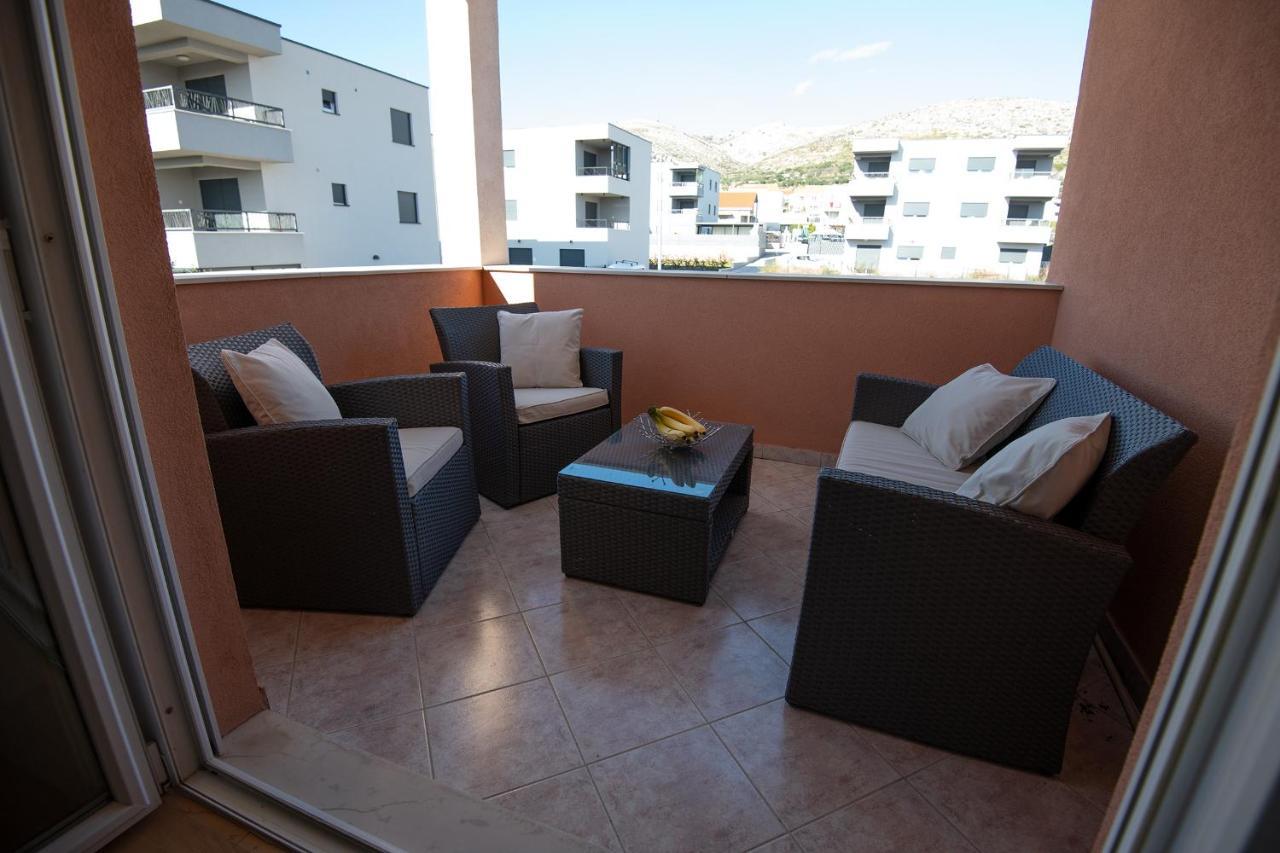 Apartments Mamut Trogir Kültér fotó