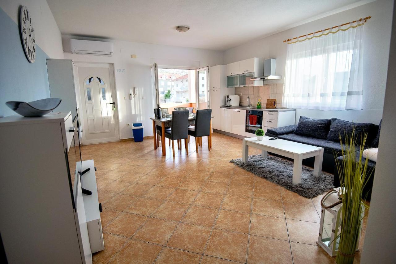 Apartments Mamut Trogir Kültér fotó